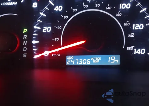 2010 Toyota Camry Le z USA, uszkodzony, nr VIN 4T1BF3EK7AU009352